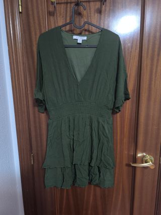 Vestido New Yorker verde manga corta volantes