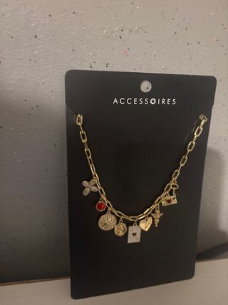 Collar de la suerte dorado con dijes