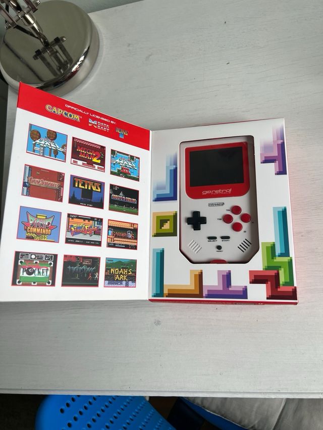 Consola Retro-Bit Go Retro! Portable