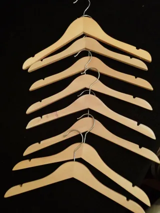 Perchas de madera infantiles (lote)