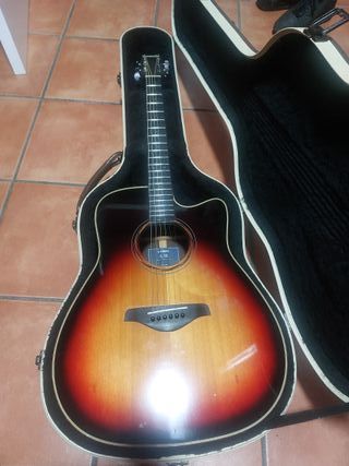 Guitarra Acústica Yamaha A3R con Funda dura