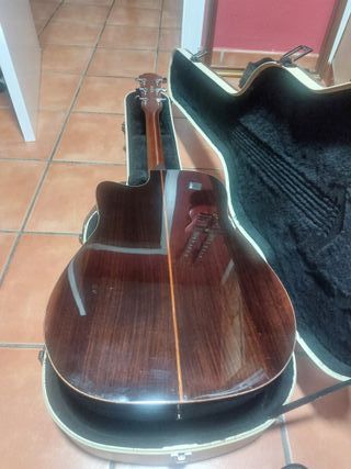 Guitarra Acústica Yamaha A3R con Funda dura