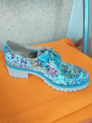 Zapatos multicolor casi nuevos