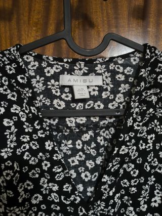 Vestido negro floral New Yorker
