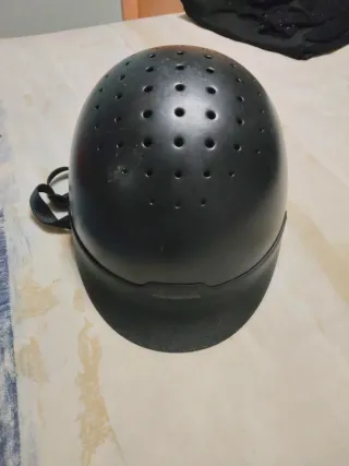 Casco de equitación negro ventilado 