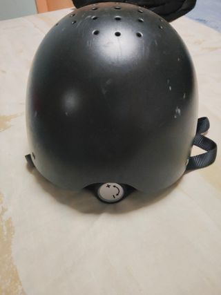 Casco de equitación negro ventilado 