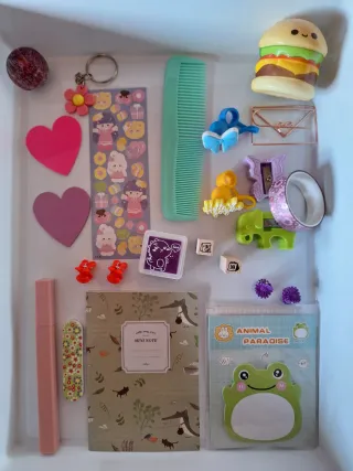 Caja de detalles de papelería y accesorios
