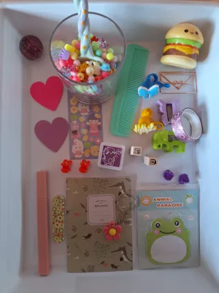Caja de detalles de papelería y accesorios
