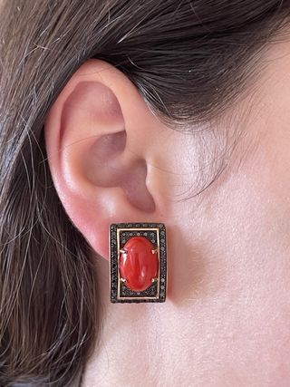 Pendientes Oro Rosa Diamantes Negros y Coral.