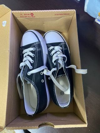 Zapatillas Vans Negras y Blancas Talla 33