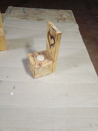 Portavelas de madera con corazón
