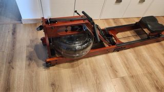 Máquina de remo de agua madera