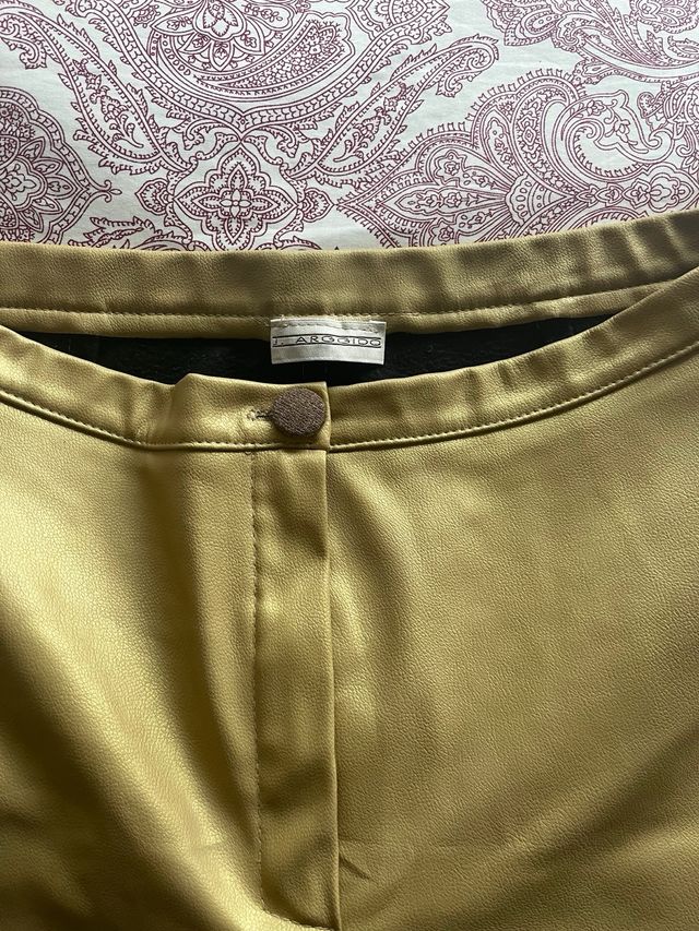 Pantalones dorados ARGGIDO