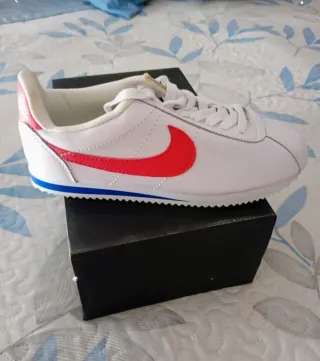 Zapatillas Nike Cortez Blancas y Rojas Nuevas