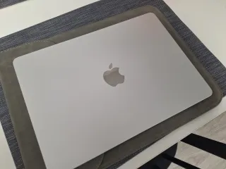 MacBook Air M3 16GB 512GB Plata