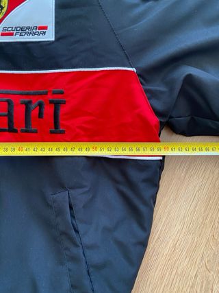 Chaqueta Ferrari Racing Negra y Roja