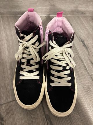 Zapatillas Zara tipo Vans Altas Negras y Rosas