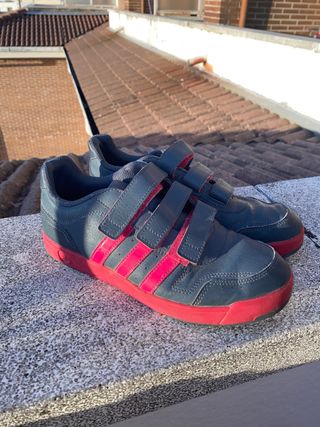 Zapatillas Adidas niña velcro gris y fucsia