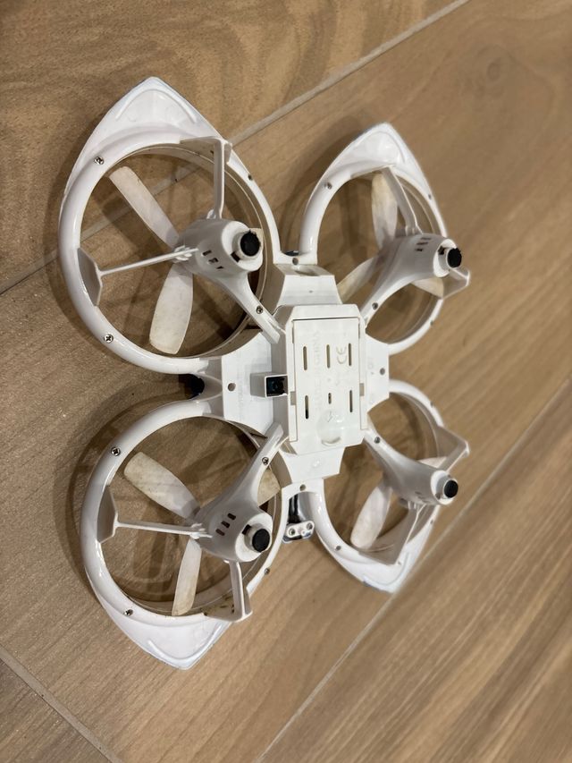 Dron RO13 Redpawz con luces LED