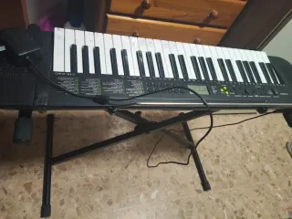 Piano Casio CTK-240 con pie