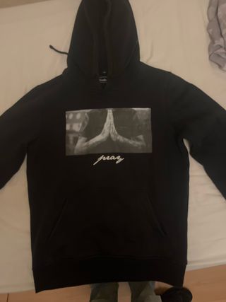 Sudadera Negra Pray Manos