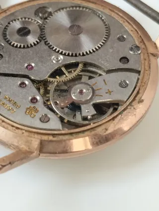 Reloj CAUNY Dorado