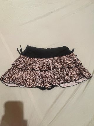 Falda corta volantes estampado animal