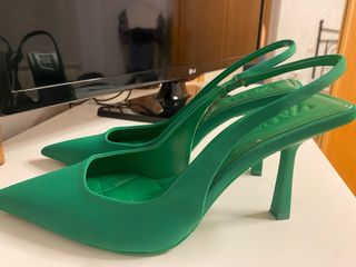 Zapatos de tacón Zara verdes