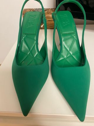 Zapatos de tacón Zara verdes