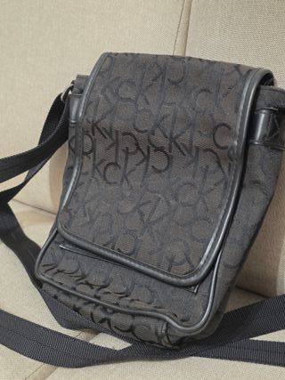 Borsello uomo Calvin Klein monogram nero