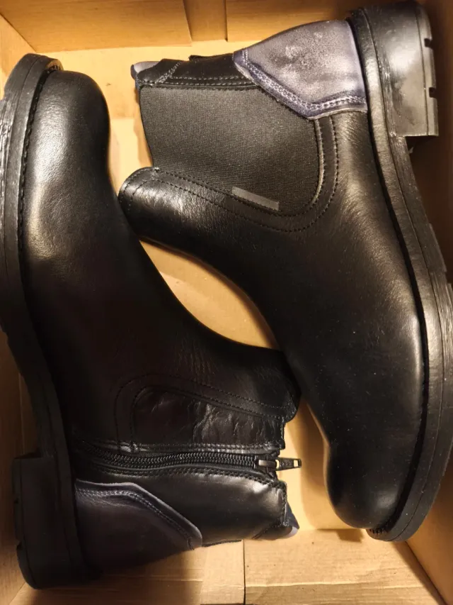 Botas de piel para hombre sin estrenar 
