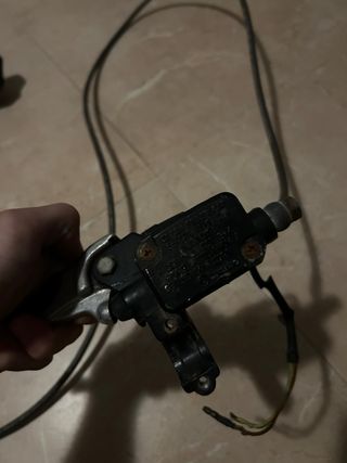 Maneta y Pinza Aerox