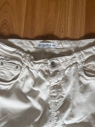Pantalón blanco Pull&Bear