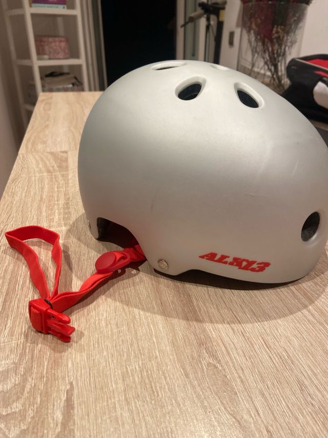 Casco ALK13 para patinete