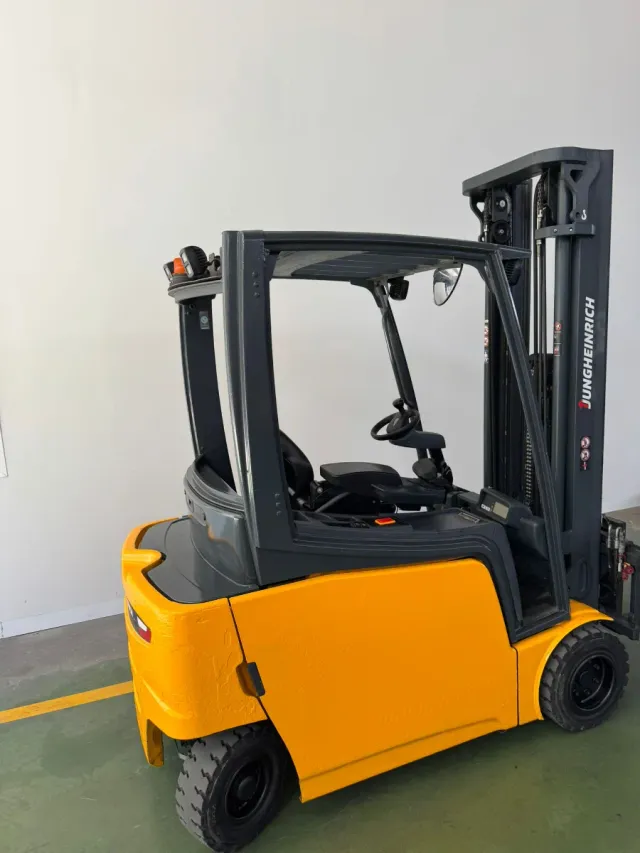 Carretilla elevadora eléctrica Jungheinrich