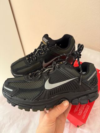 Nike Vomero 5 Negro Verde Oliva
