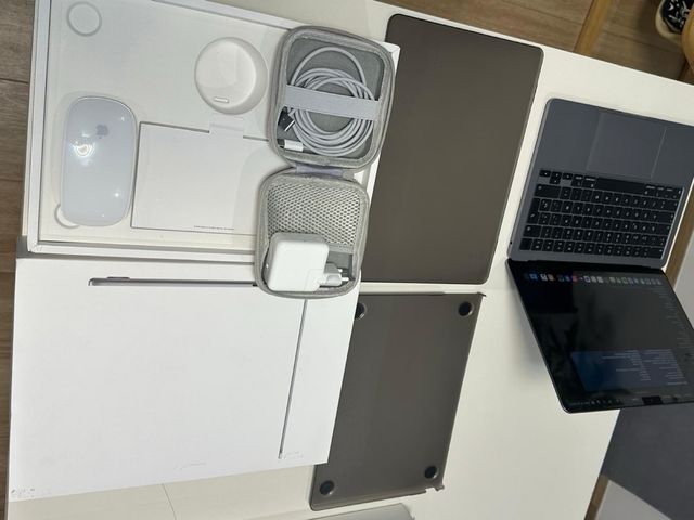 MacBook Air 13 M2 8 núcleos Plata/Gris Espacial