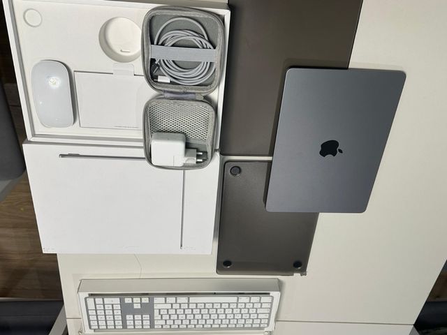 MacBook Air 13 M2 8 núcleos Plata/Gris Espacial