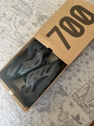 Adidas Yeezy 700 V3 Black