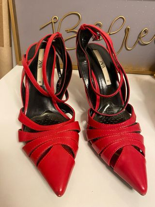 Sandalias Zara Piel Tiras Tacón Rojo