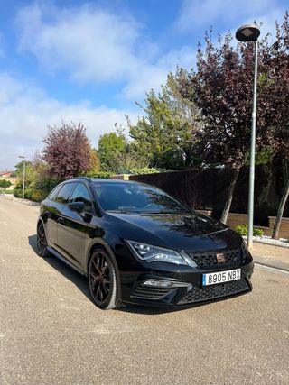 SEAT Leon Cupra 