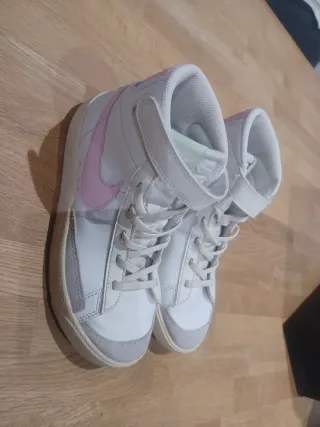 Zapatillas Nike altas niña rosa y blanco talla 34
