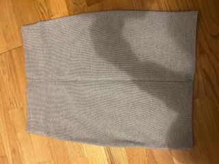 Falda tubo gris Stradivarius