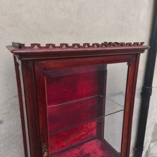 Vitrina Caoba Estilo Chippendale Compacta