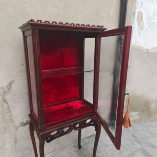 Vitrina Caoba Estilo Chippendale Compacta