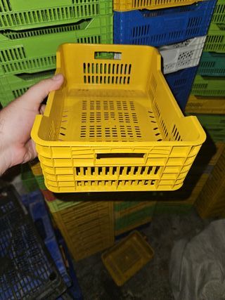 Cajas de plástico apilables (varios colores)