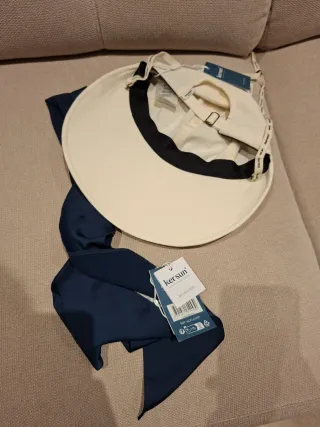Gorra Kersun beige y azul con protección cuello