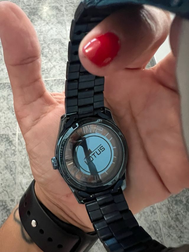 Reloj Lotus Azul con Detalles Plateados