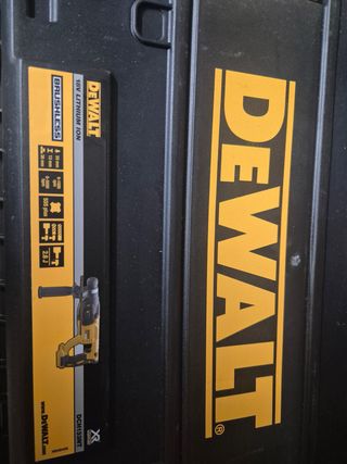 Taladro percutor DeWalt DCH133NT 18V