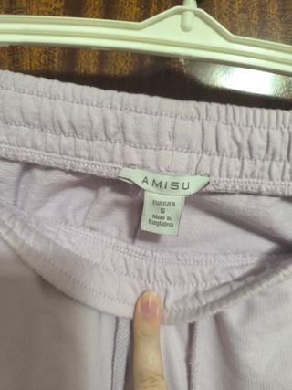 Pantalón corto Bershka lila talla S